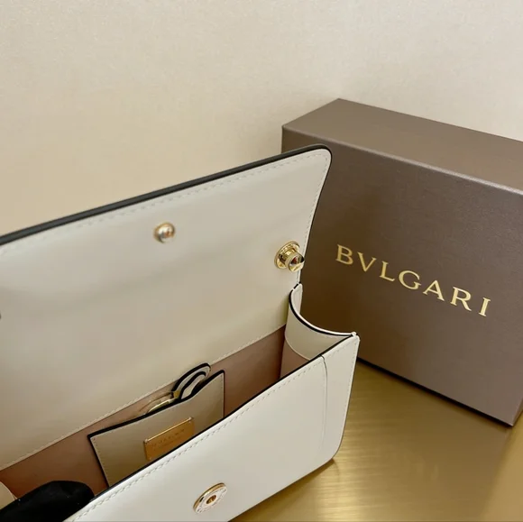 BVLGARI Serpenti Forever Medium Bag White - Picture 3 of 6